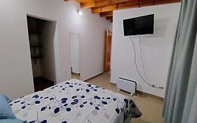 Casa Ana, Departamento Amplio A 20 ' Aeropuerto